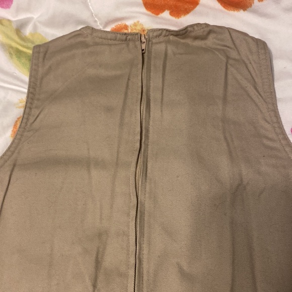 Girl’s GENUINE School Uniform Jumper, Tan, size 10, 2 pockets, Pleated - Picture 7 of 7